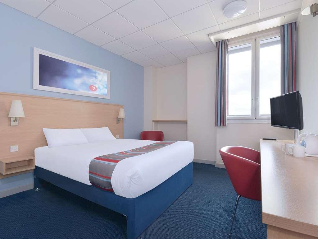 Travelodge Aberdeen Central Cameră foto