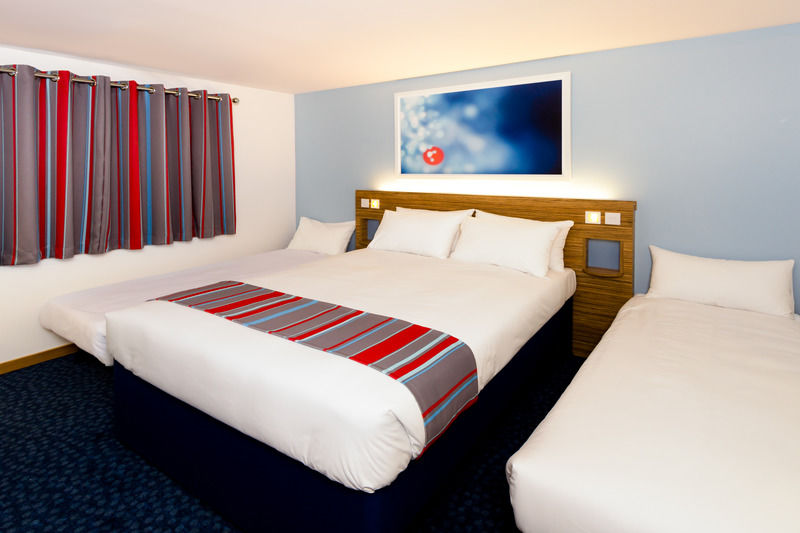 Travelodge Aberdeen Central Exterior foto